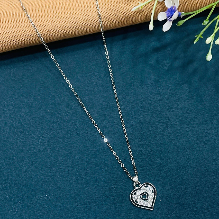 Timeless silver diamond necklace, a statement piece in sterling silver, essential for USA weddings and parties.