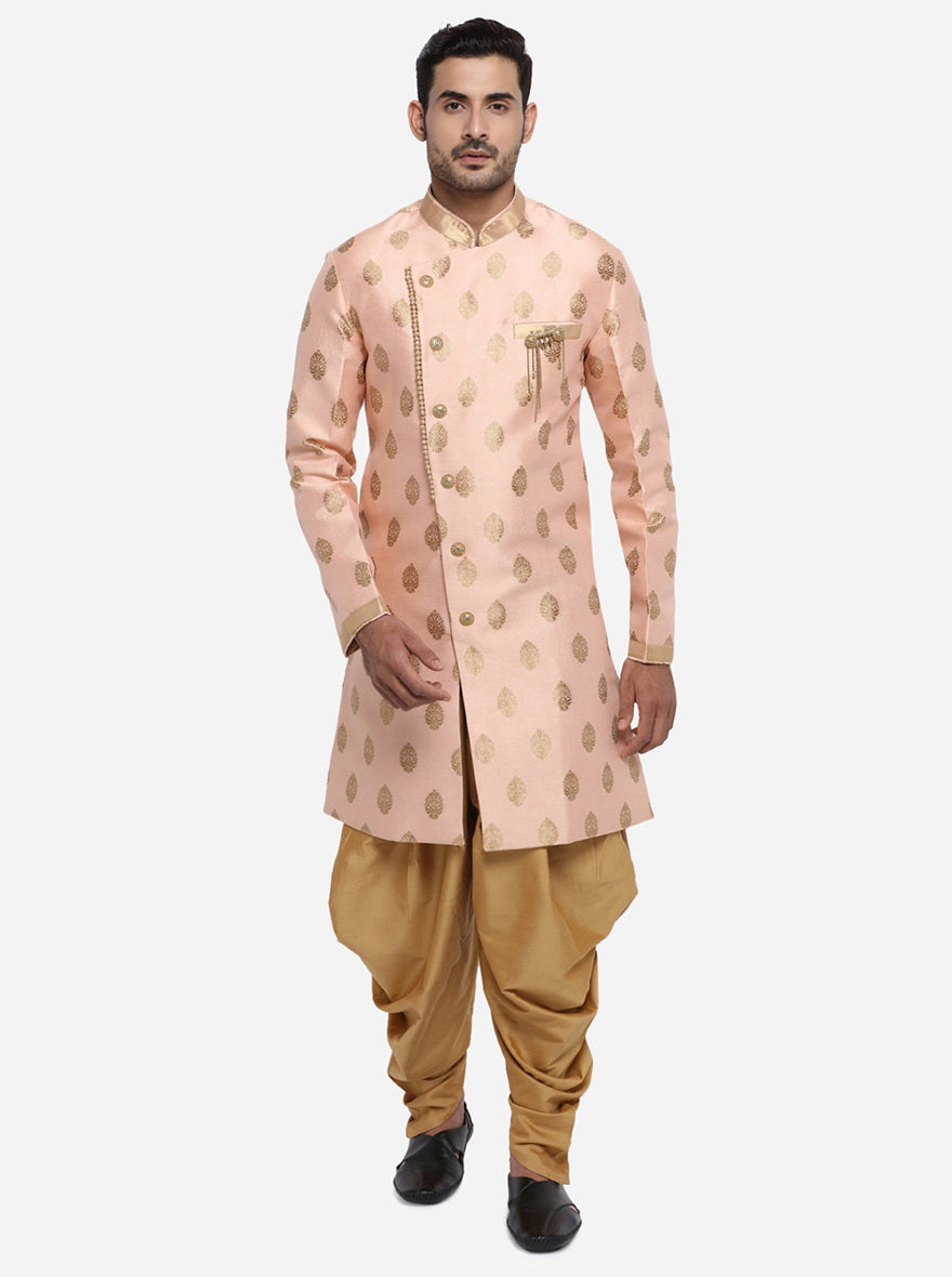 This light-pink Semi-Indo western outfit is a must-have for the USA's wedding season, combining elegance and modern design.