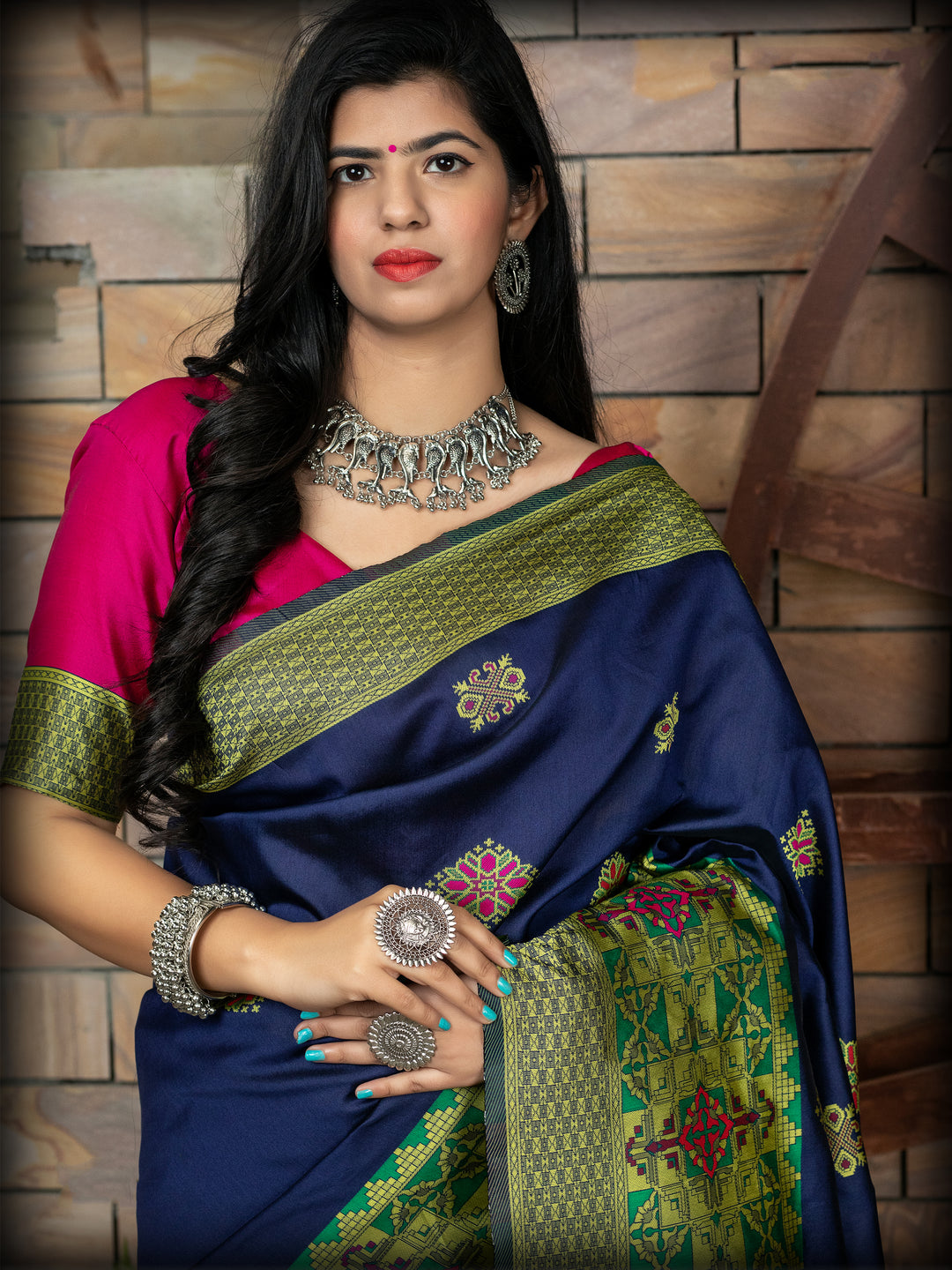 Banarasi Silk Saree | Jacquard Weaving for Special Events & Weddings