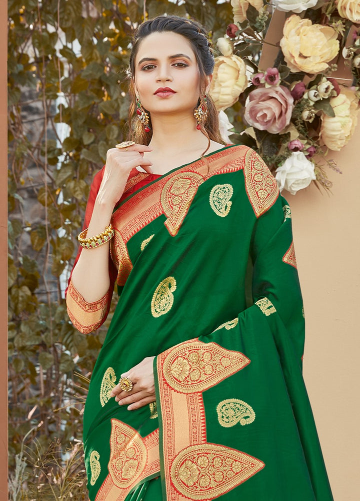 Silk Saree with Woven Pallu Border | Elegant Design for Special Events