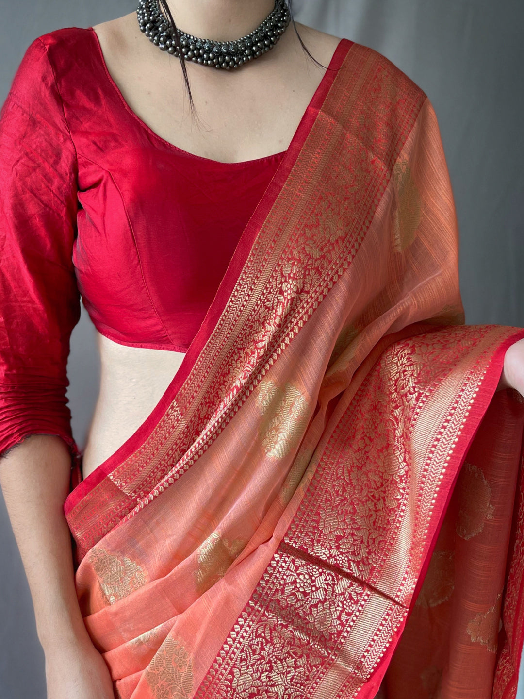 Soft Linen Fabric with Contrast Pallu Border | Partywear Saree for Women