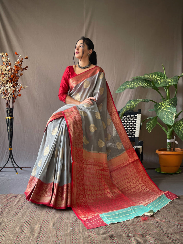 Soft Linen Fabric with Contrast Pallu Border | Partywear Saree for Women