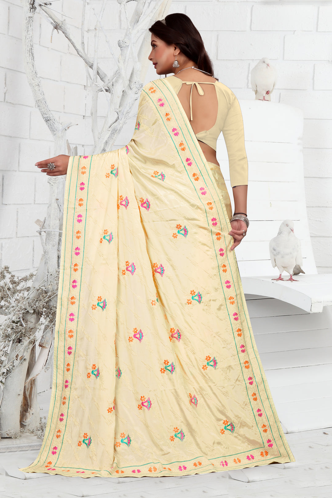 Elegant Crepe Saree | Thread-Embroidery | Traditional Wedding Wear | Party Ready