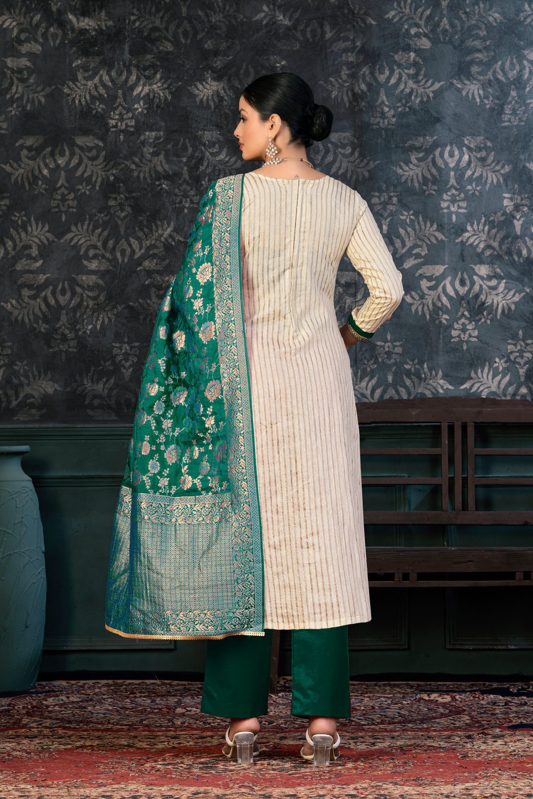 Graceful Cotton Salwar Kameez | Exquisite Craftsmanship