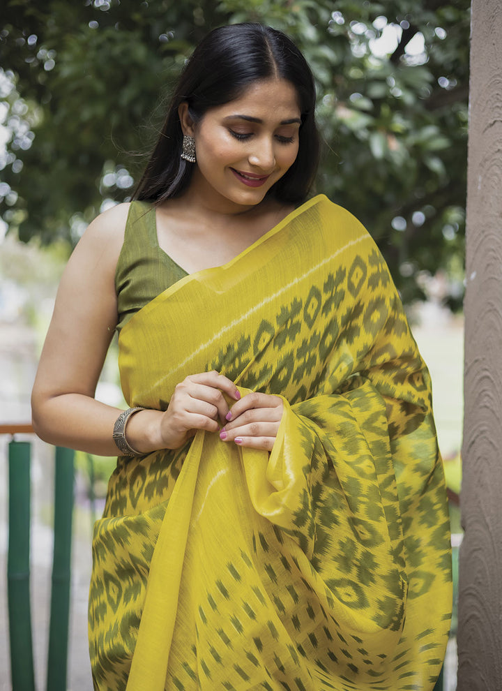 Linen Saree with Digital Print | Ideal for Weddings and Festive Occasions