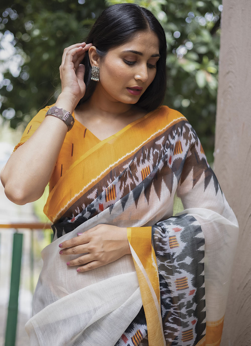 Linen Digital-Printed Saree for Special Events | Elegant Traditional Attire