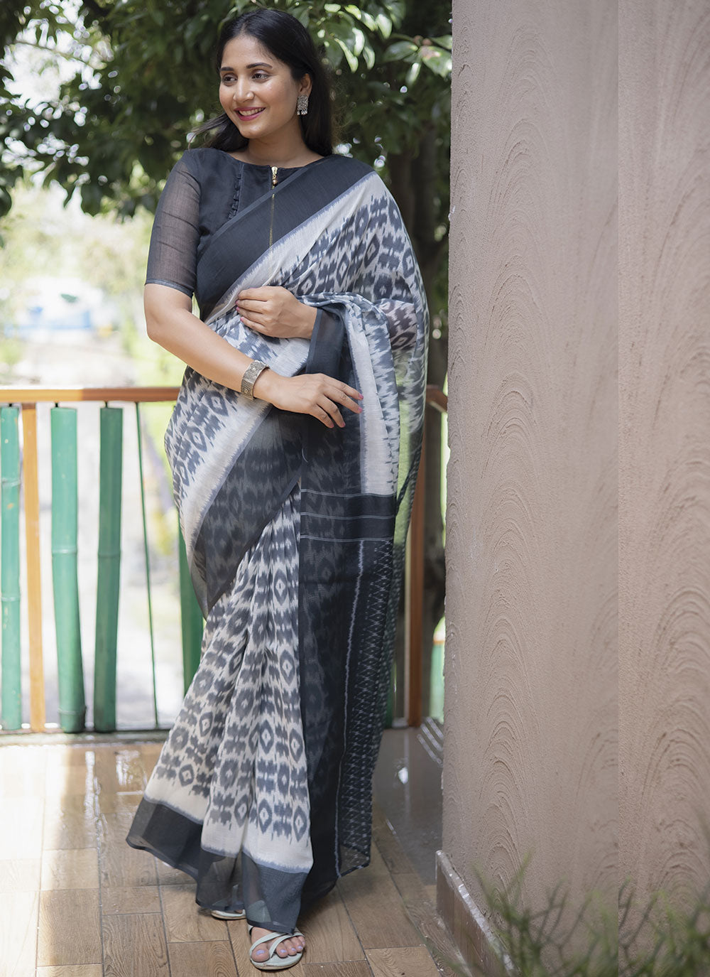 Elegant Linen Saree | Digital-Printed for Special Events & Festivities