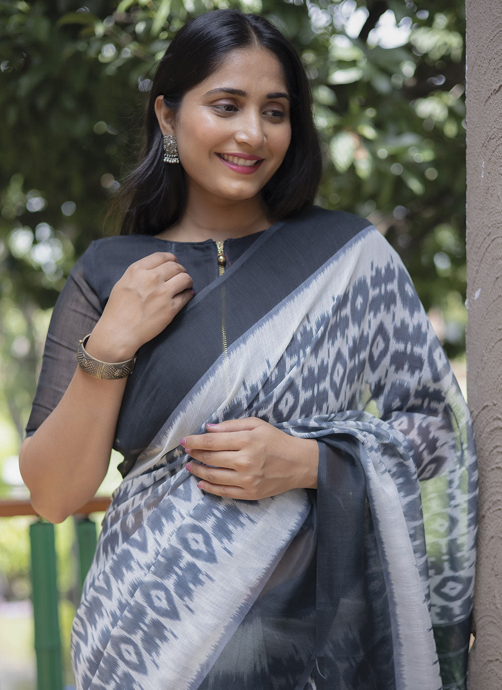 Elegant Linen Saree | Digital-Printed for Special Events & Festivities