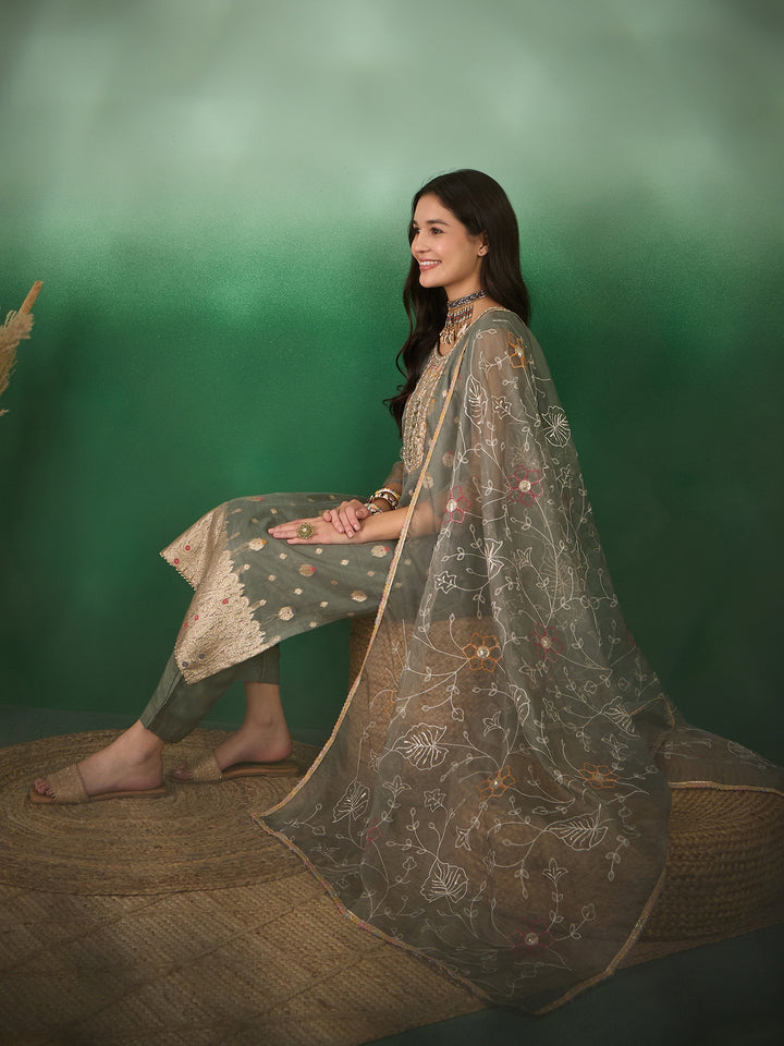 Stunning Organza Salwar Kameez with Floral Print and Embroidered Neckline | Perfect Festive Wear