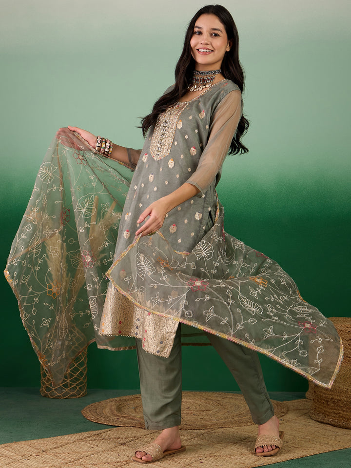 Stunning Organza Salwar Kameez with Floral Print and Embroidered Neckline | Perfect Festive Wear