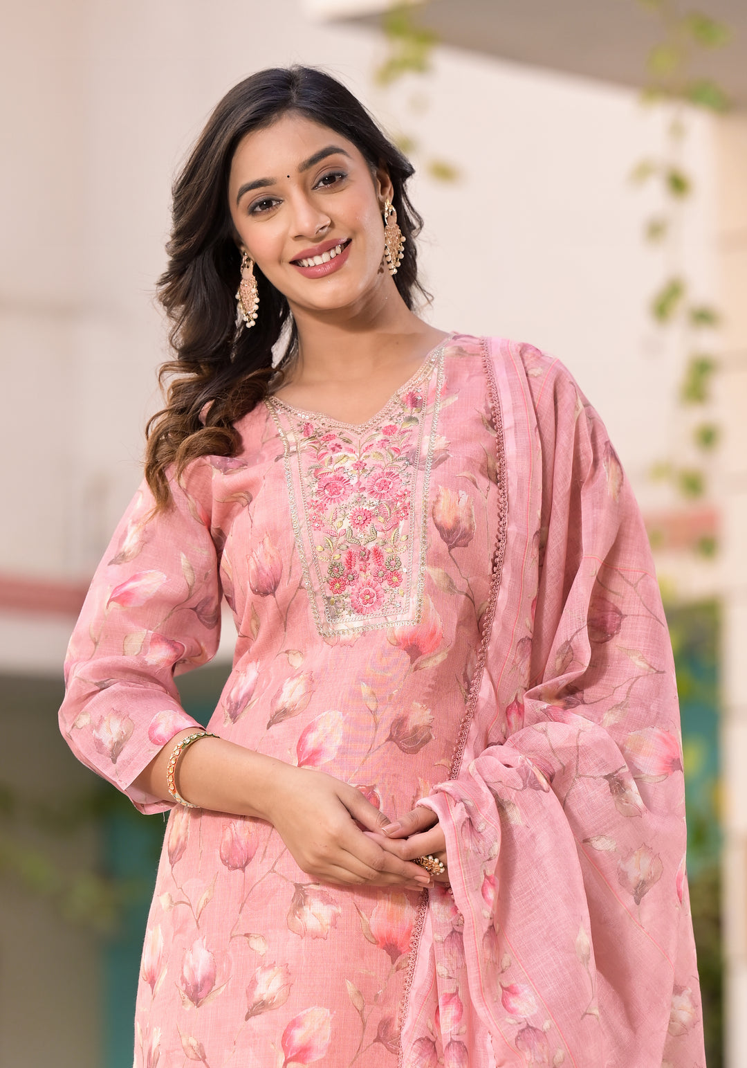 Stunning Linen Salwar Kameez with Floral Embroidery | Perfect Festive Wear