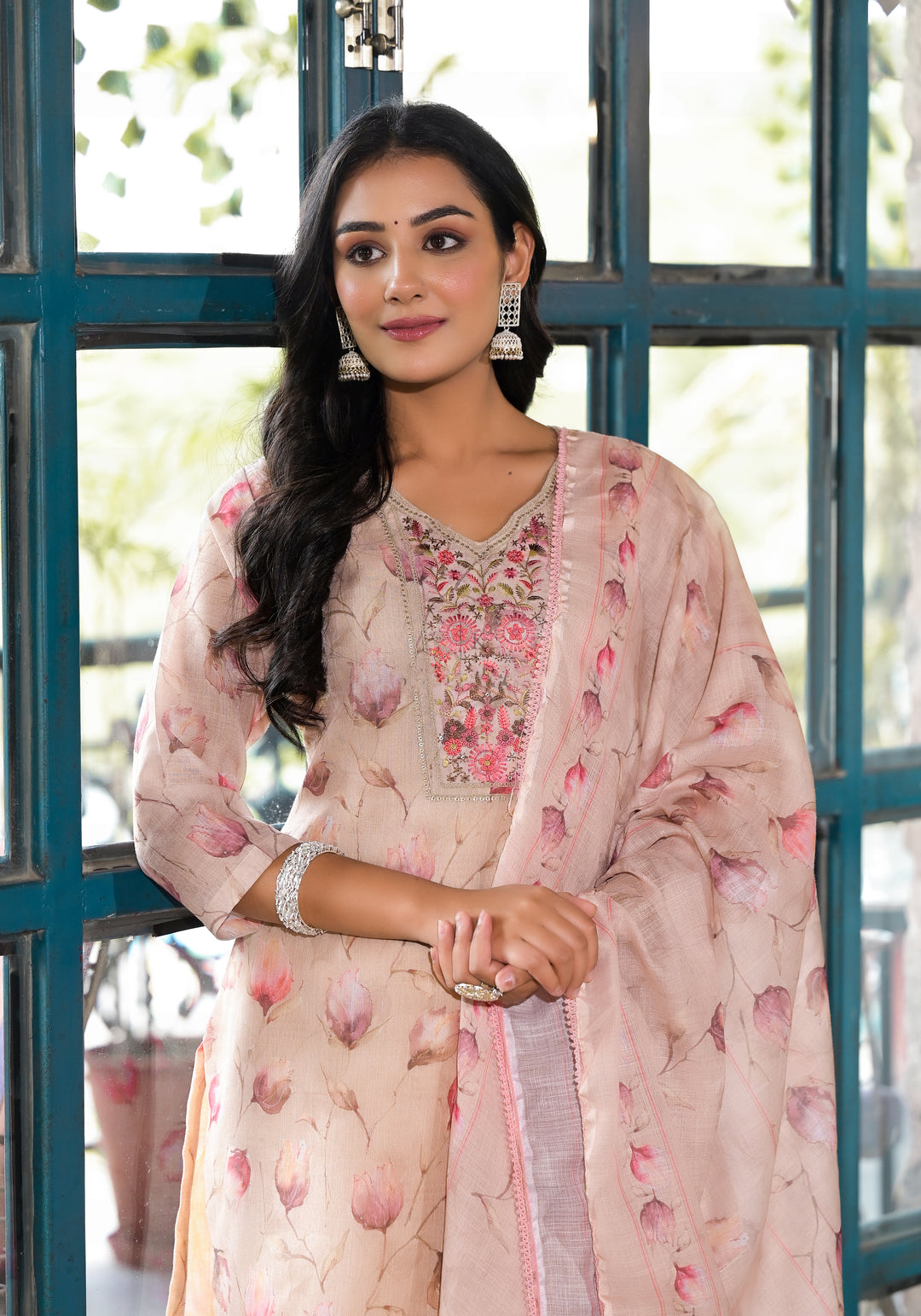 Stunning Linen Salwar Kameez with Floral Embroidery | Perfect Festive Wear