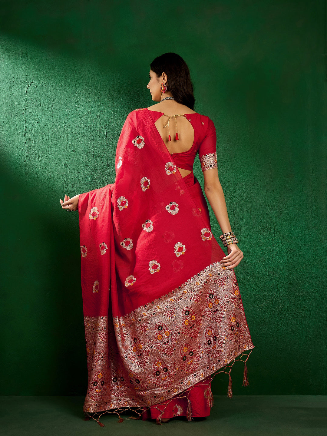 Elegant Staple Dola Cotton Saree with Banarasi Silk Design | Festive & Traditional Style