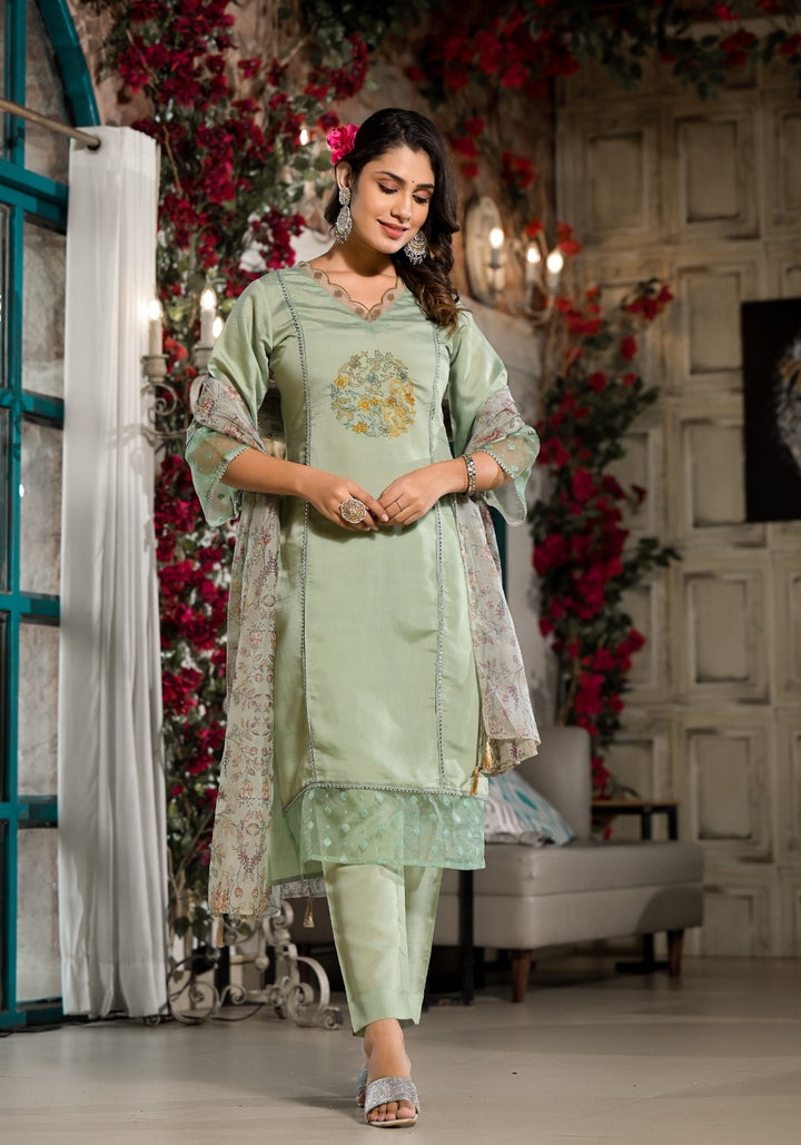 Stunning Silk Blend Salwar Kameez with Intricate Embroidery | Ideal for Festive Occasions