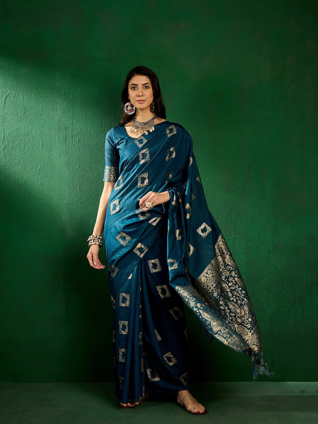 Elegant Art Silk Saree with Woven Jari Design | Perfect for Weddings & Festivals