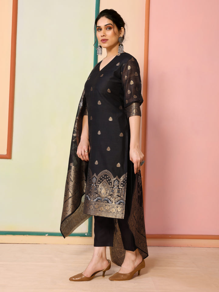 Stunning Chanderi Salwar Kameez with Gold Embroidery | Perfect for Festive Wear