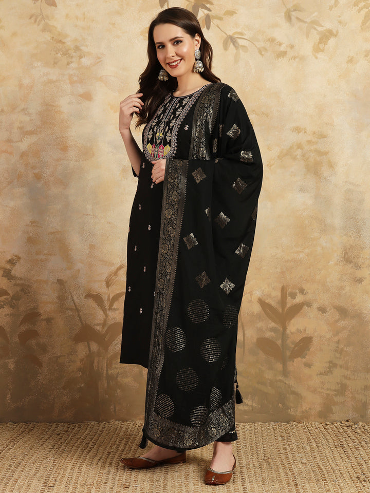 Graceful Chanderi Salwar Kameez with Elegant Embroidery | Perfect Ethnic Attire for Festive and Party Wear