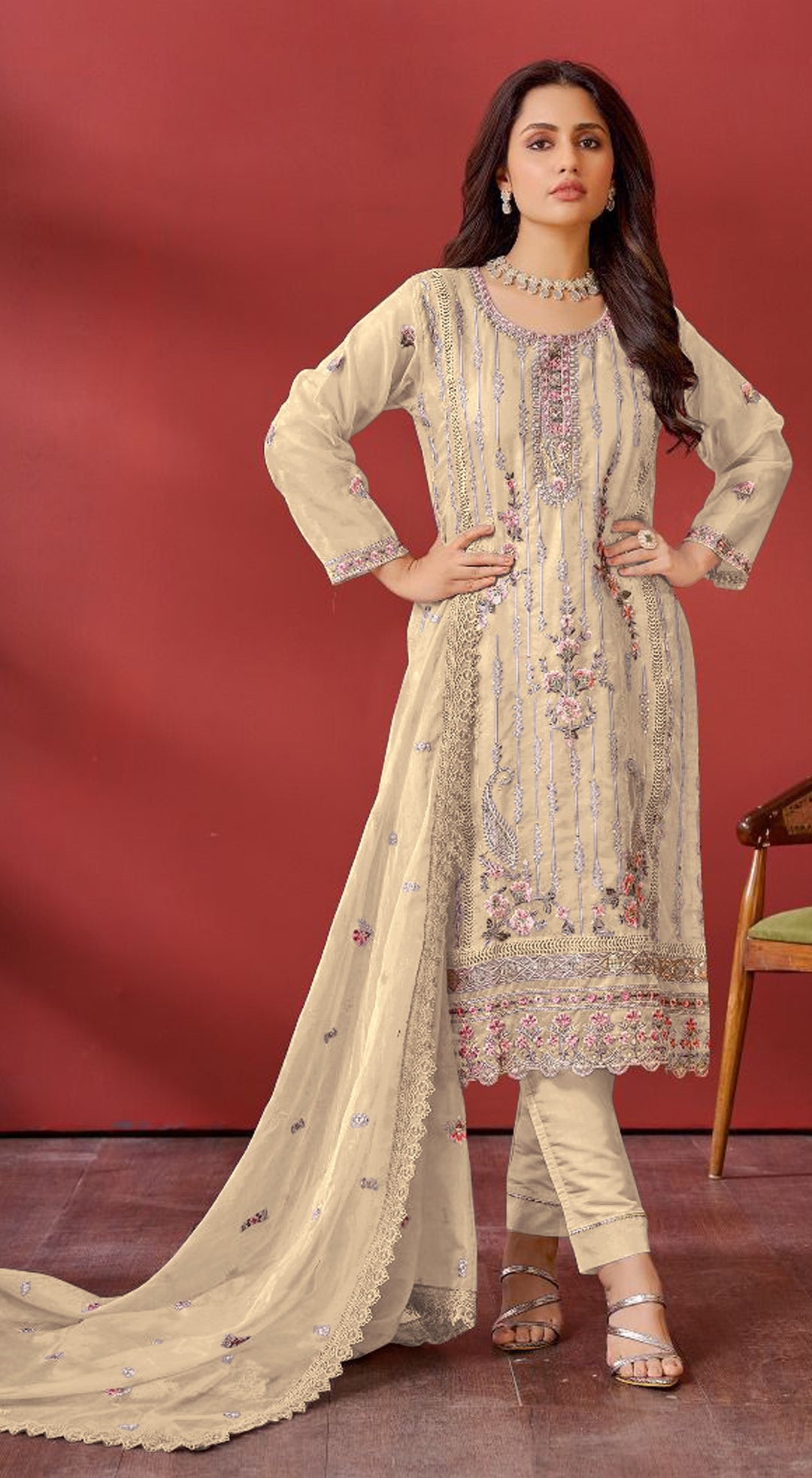 Luxurious Organza Salwar Kameez with Fine Embroidery | Stylish Ethnic Wear for Women