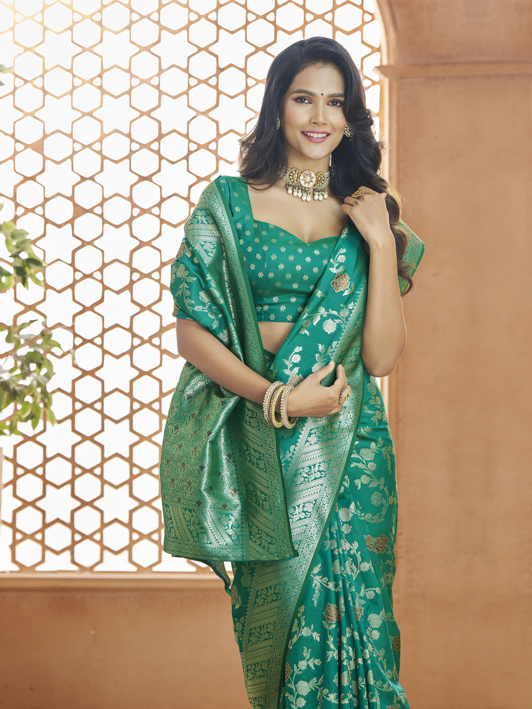 Stunning Rama Banarasi Silk Saree with Rama Blouse | A Stylish and Sophisticated Choice