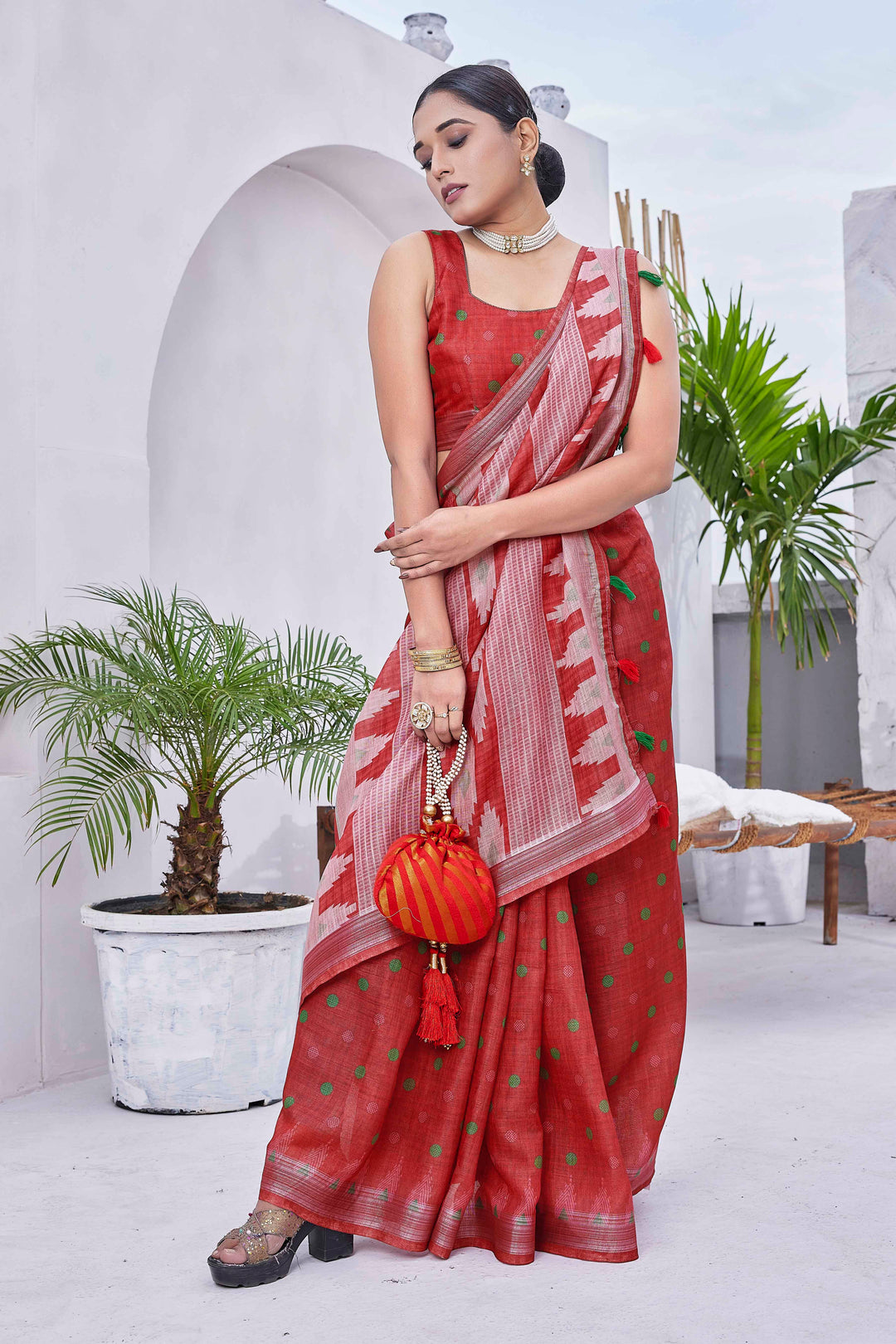 Elegant Linen-Blend Saree with Silk Details | Digital-Printed for Special Events