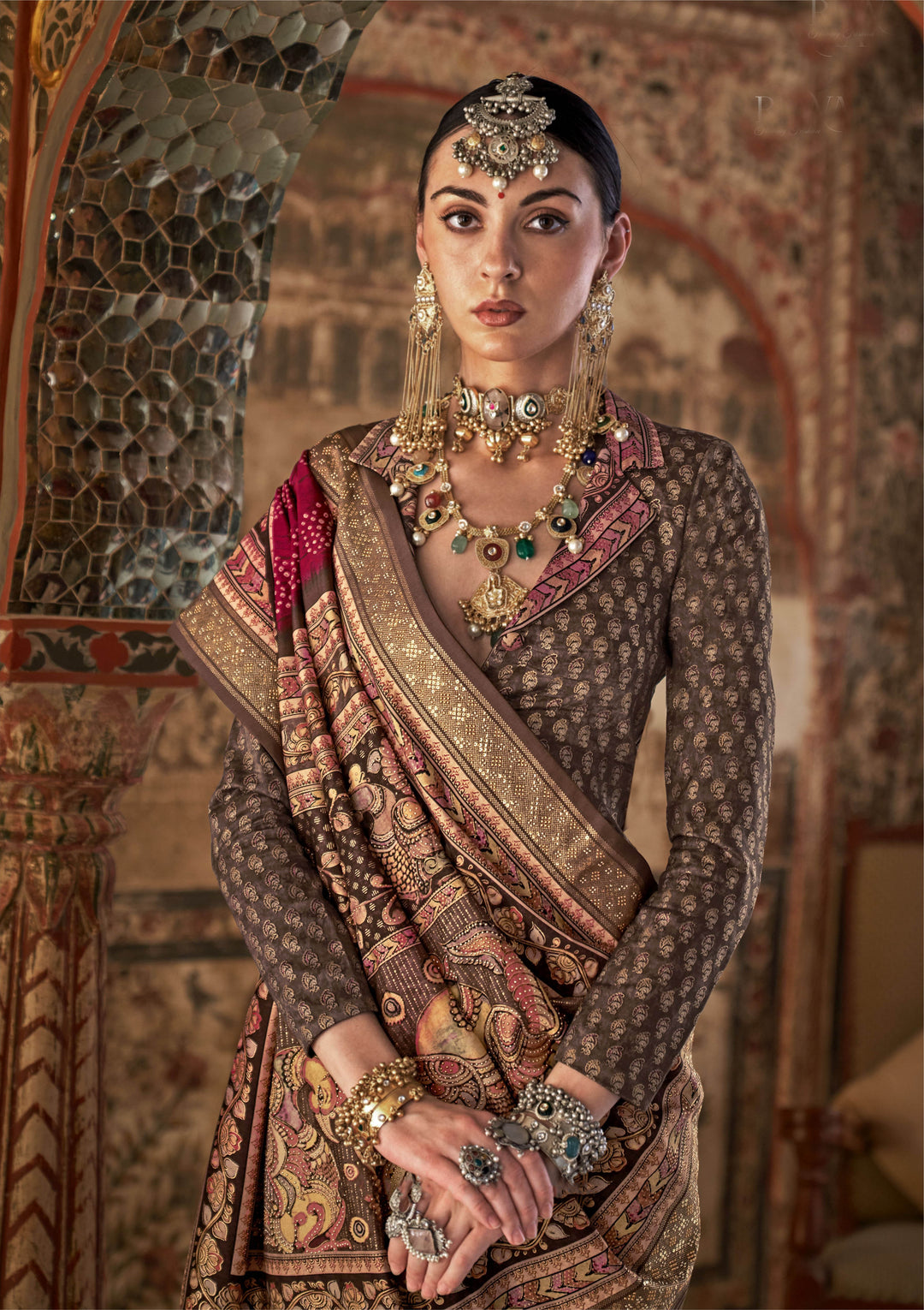 Stunning red Viscose Silk Saree | A Stunning Traditional Ensemble