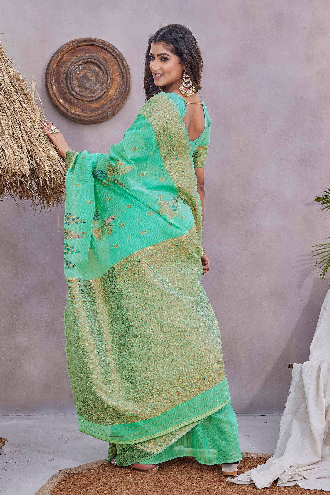 Linen Saree with Woven Jacquard Design | Perfect for Weddings & Festive Events