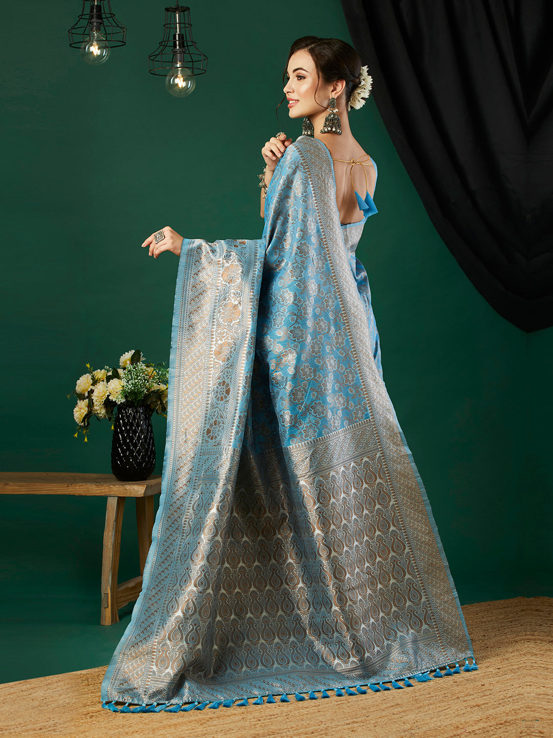 Linen Saree with Woven Jacquard Design | Perfect for Weddings and Festive Events