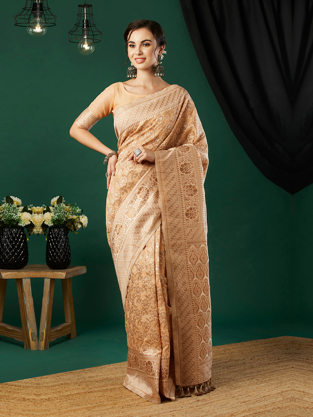 Linen Saree with Woven Jacquard Design | Perfect for Weddings and Festive Events