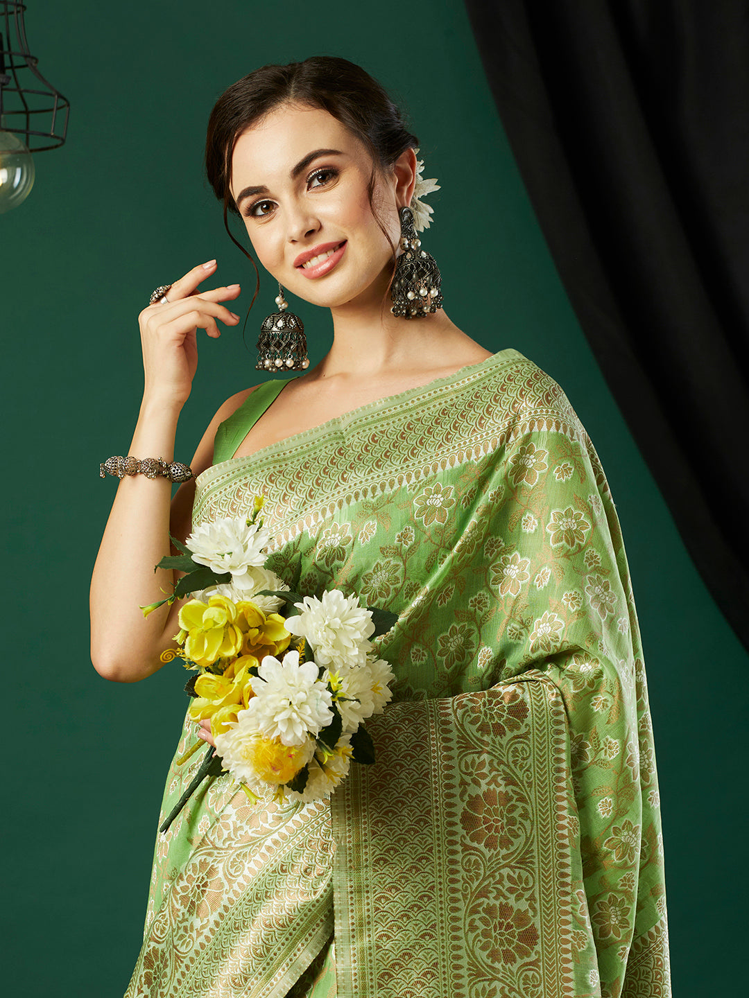 Linen Saree with Woven Jacquard Design | Perfect for Weddings and Festive Events