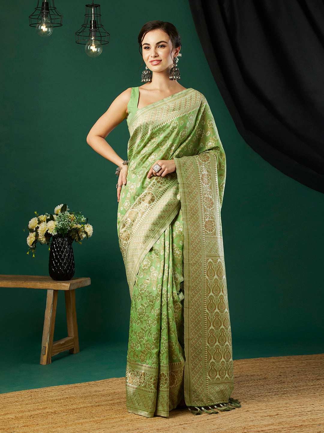 Linen Saree with Woven Jacquard Design | Perfect for Weddings and Festive Events