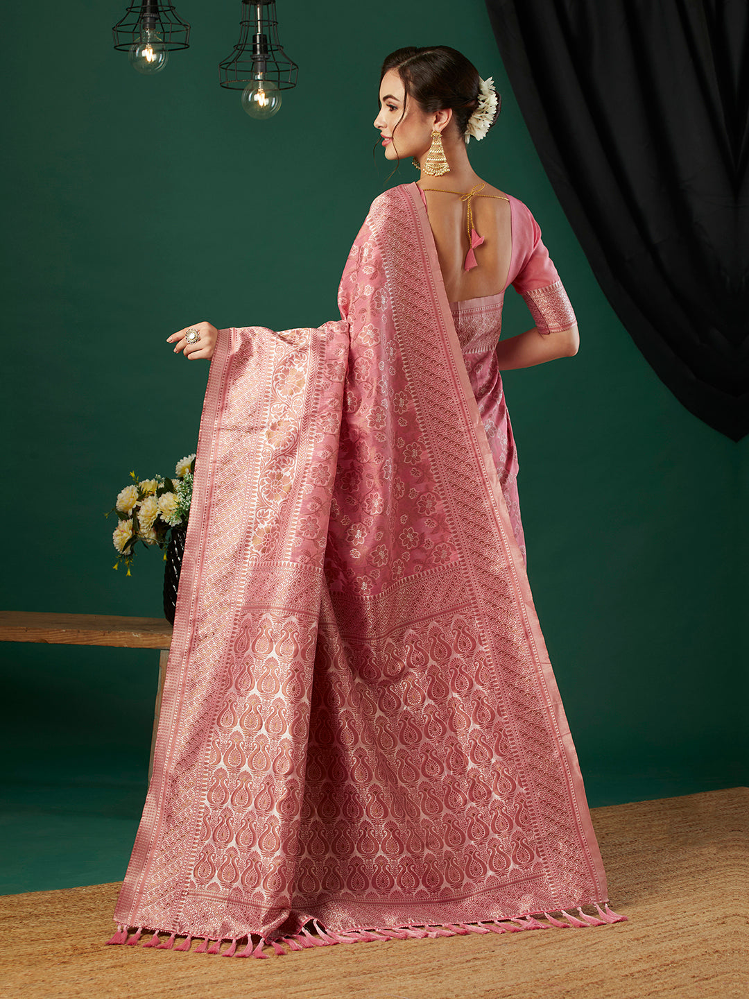 Linen Saree with Woven Jacquard Design | Perfect for Weddings and Festive Events