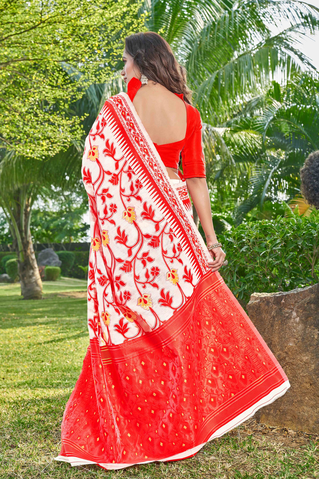 Elegant Silk-Cotton Saree with Woven Thread Design | Perfect for Weddings & Festivities