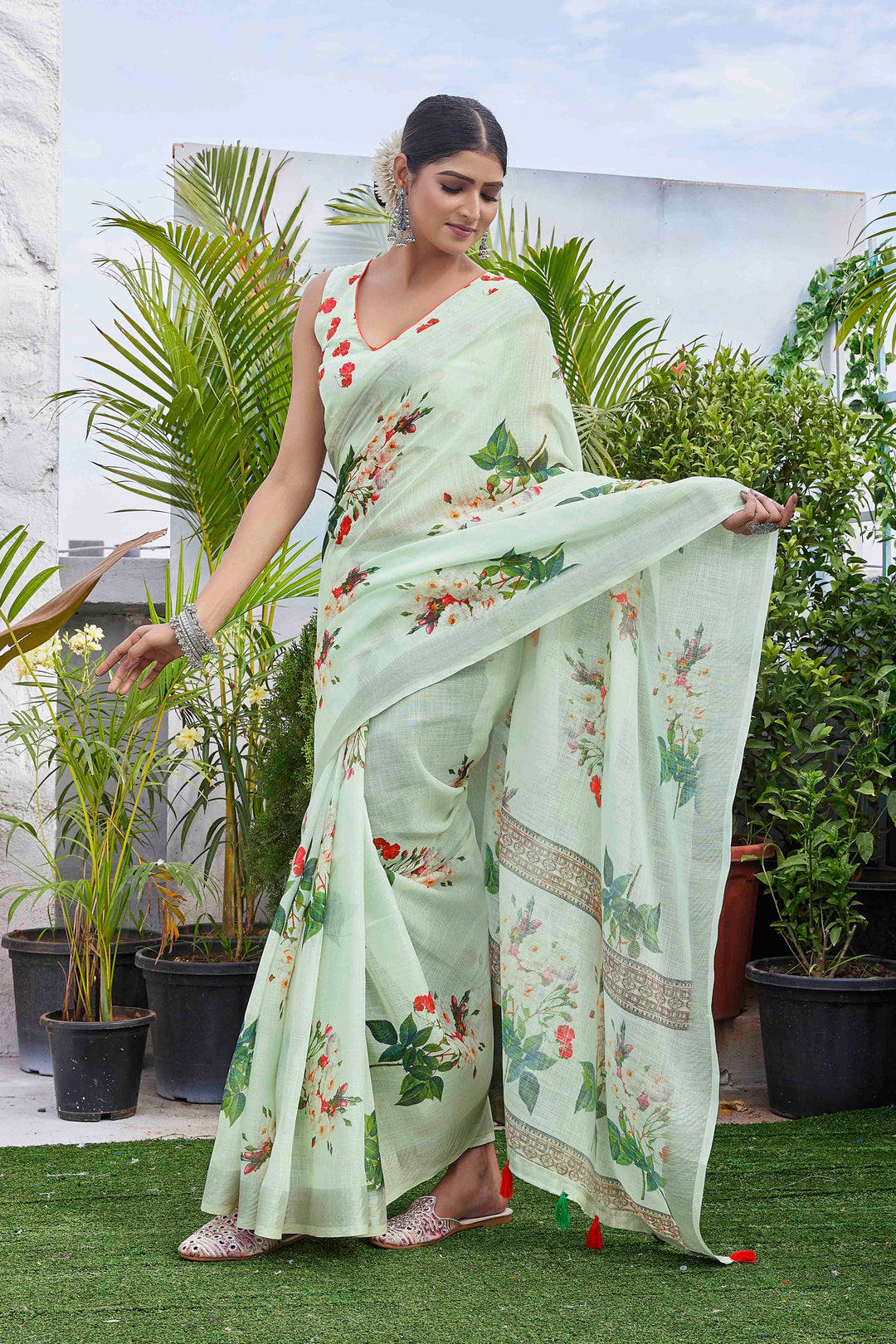 Designer Digital Printed Linen-Blend Saree | Perfect for Weddings & Festivals