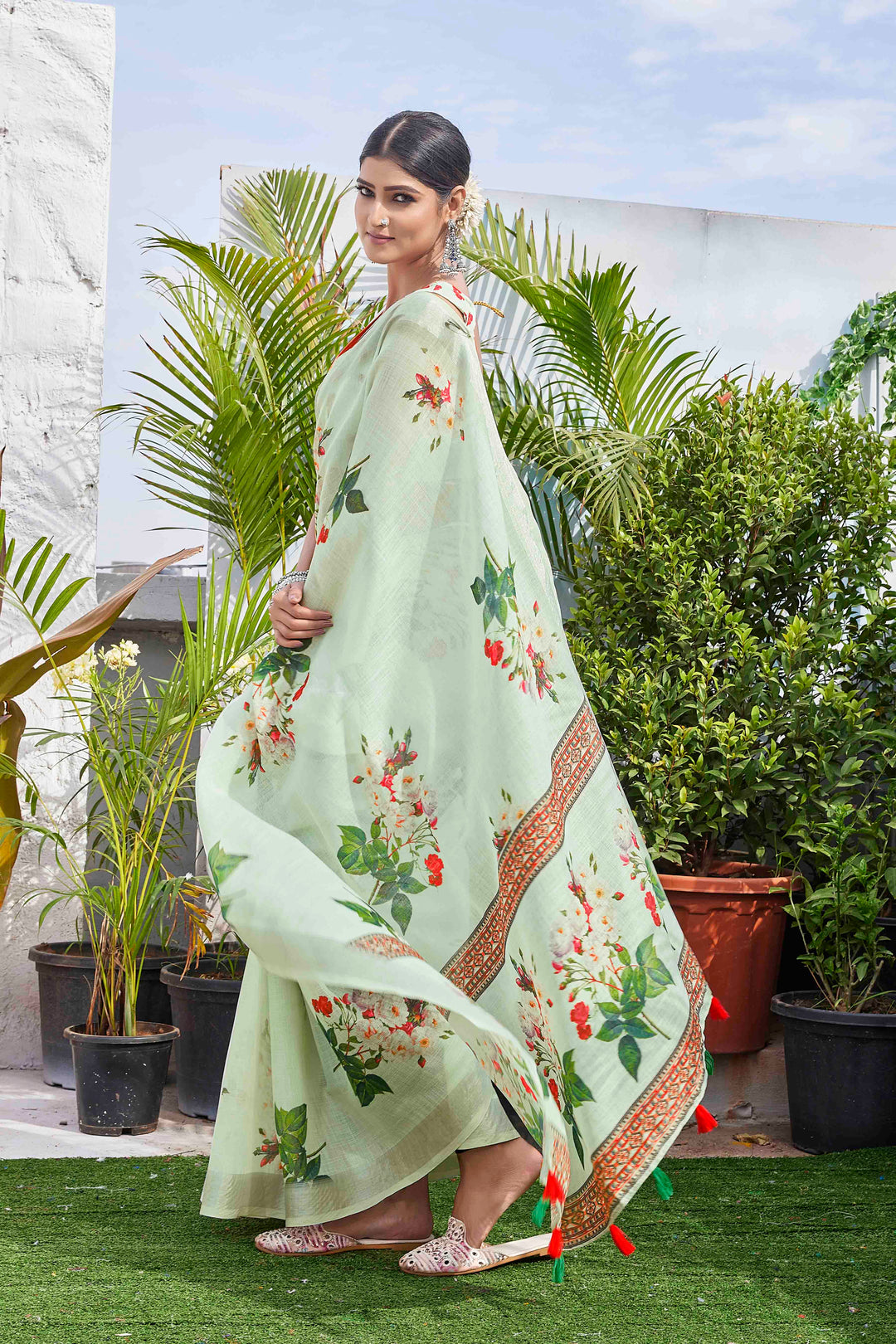 Designer Digital Printed Linen-Blend Saree | Perfect for Weddings & Festivals