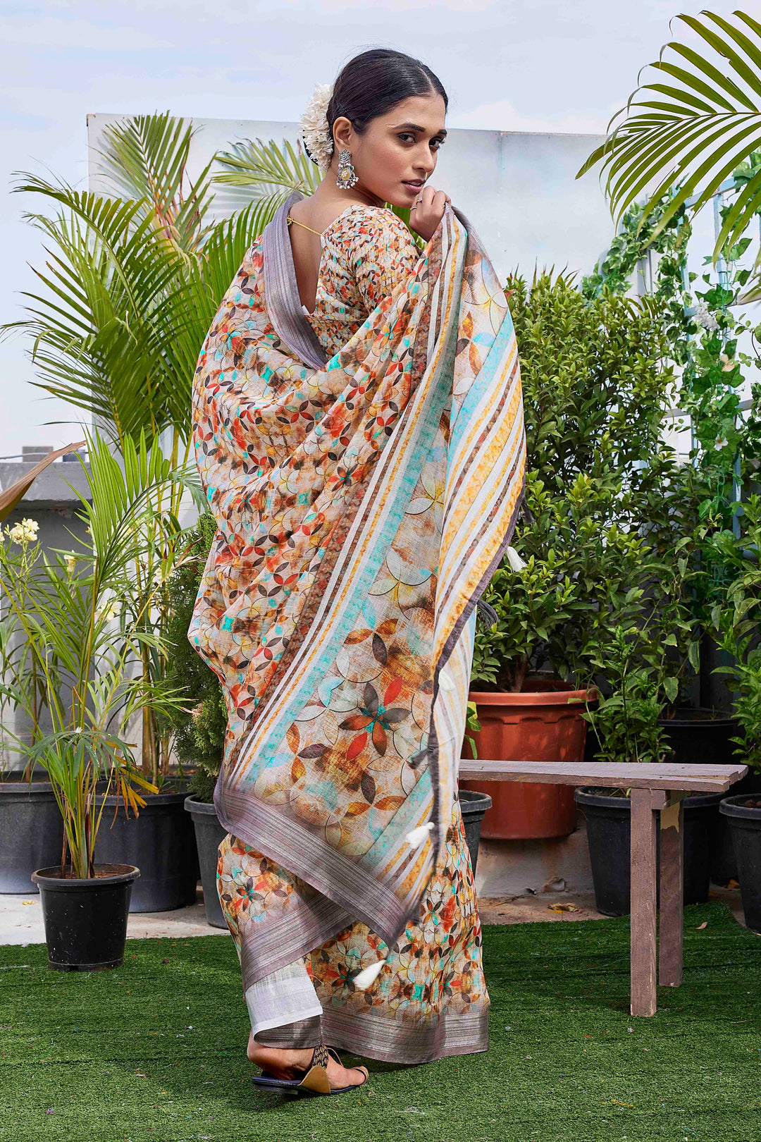 Designer Digital Printed Linen-Blend Saree | Perfect for Weddings & Festive Events