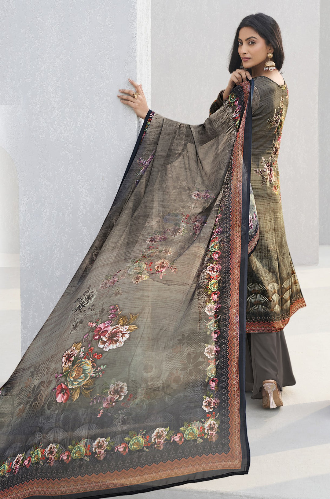 Fashionable Digital Printed Suit | Gray Crepe Top Georgette Dupatta