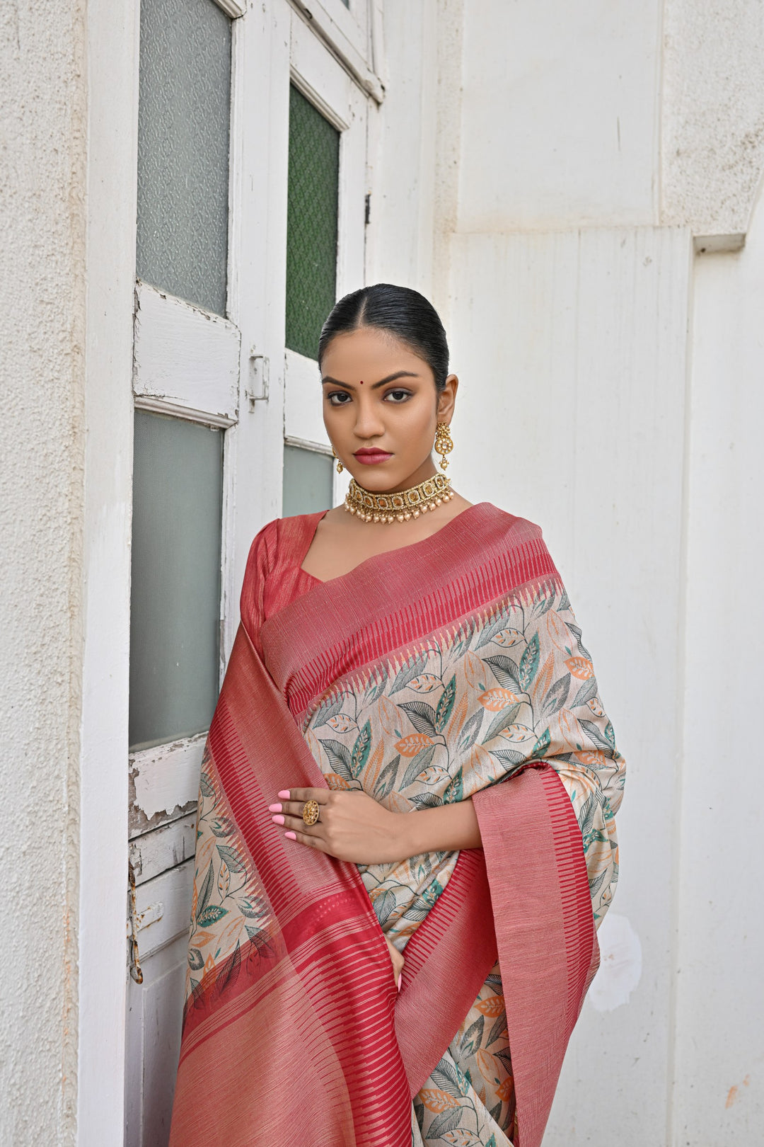 Elegant Tussar saree with Bomkai temple border and matching blouse, for USA