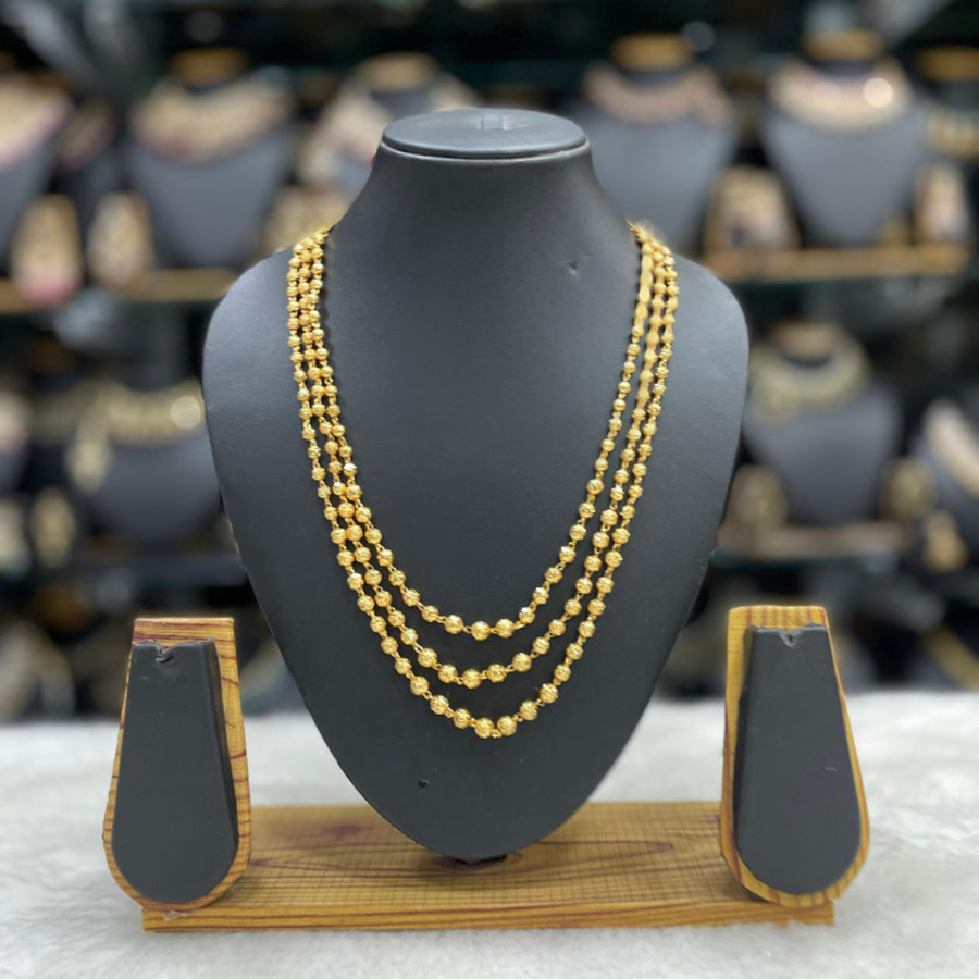 Beautiful Magmala necklace, traditional Indian jewelry for memorable occasions in the USA.