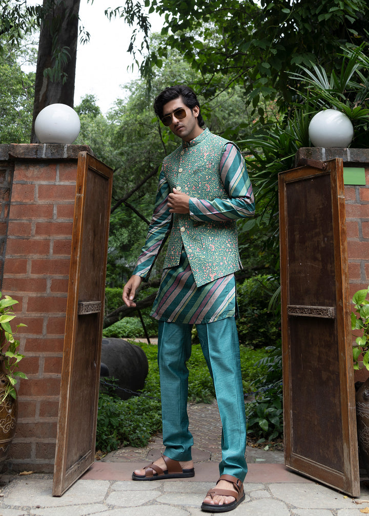 Celebrate your individuality with this Forest Green Asymmetrical Koti Kurta Set featuring a striped kurta.