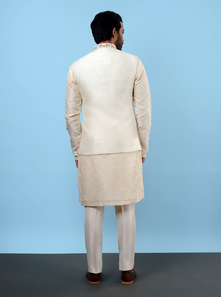 Perfect for memorable moments, this Cream Kurta Set adds sophistication to your look.