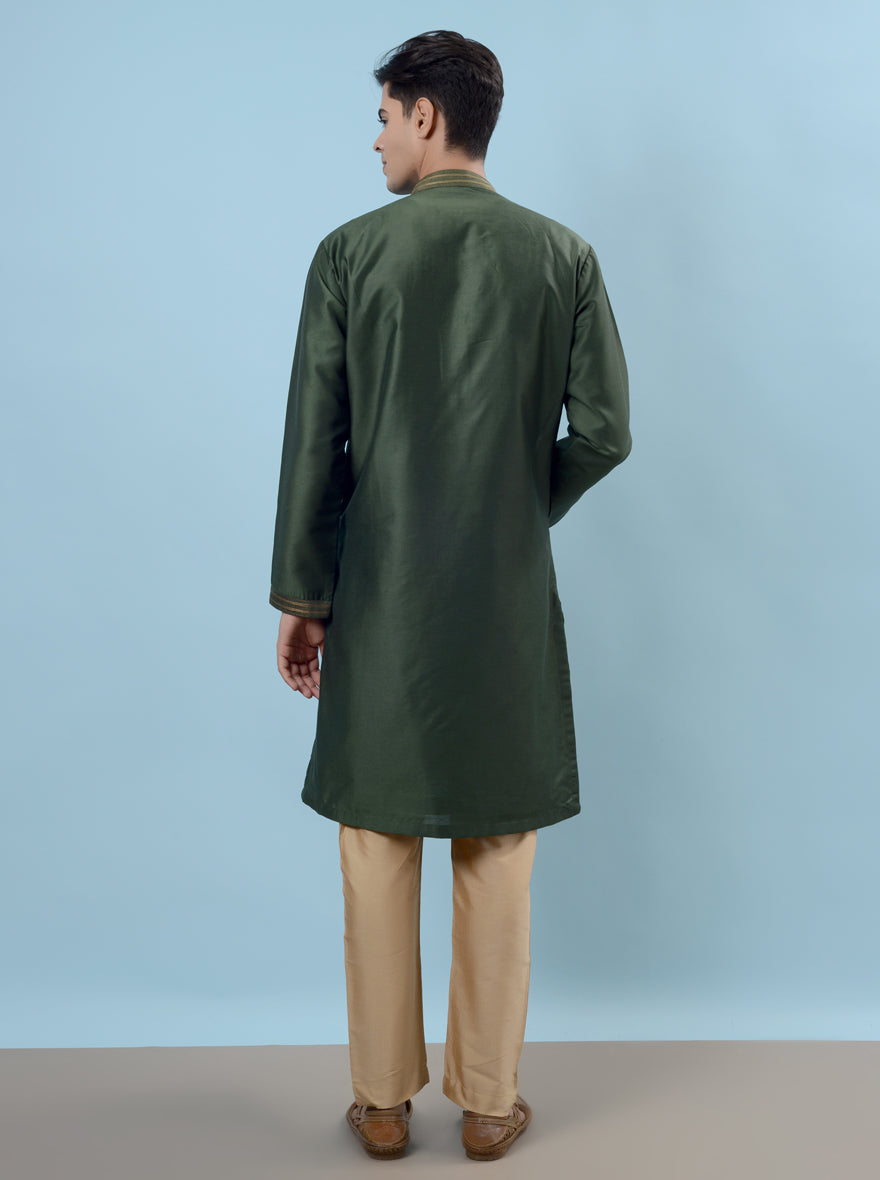 Comfortable green kurta pajama for men, designed for festive celebrations in the USA.