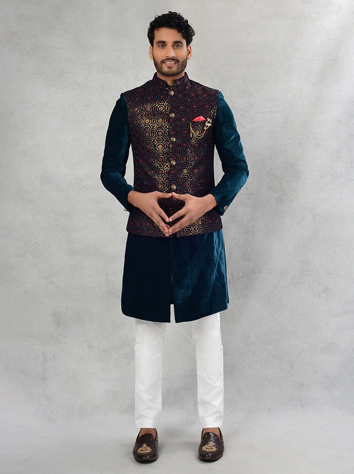 Elegant Men’s Velvet Kurta Set with Resham Embroidery