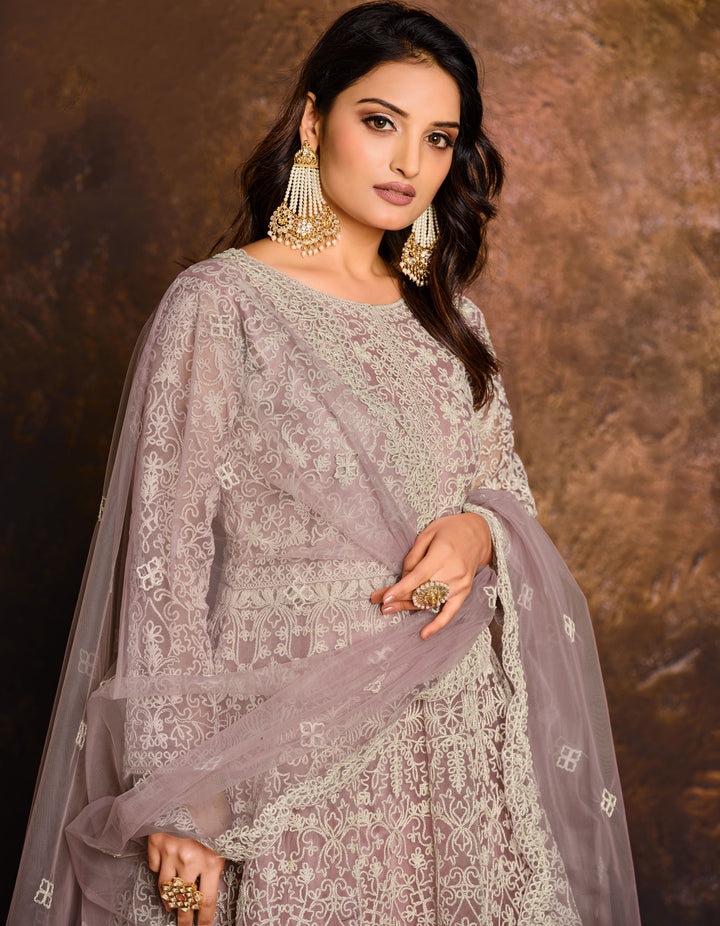 Beautifully crafted light purple salwar suit set, ideal for weddings and celebrations with luxurious fabric and details.