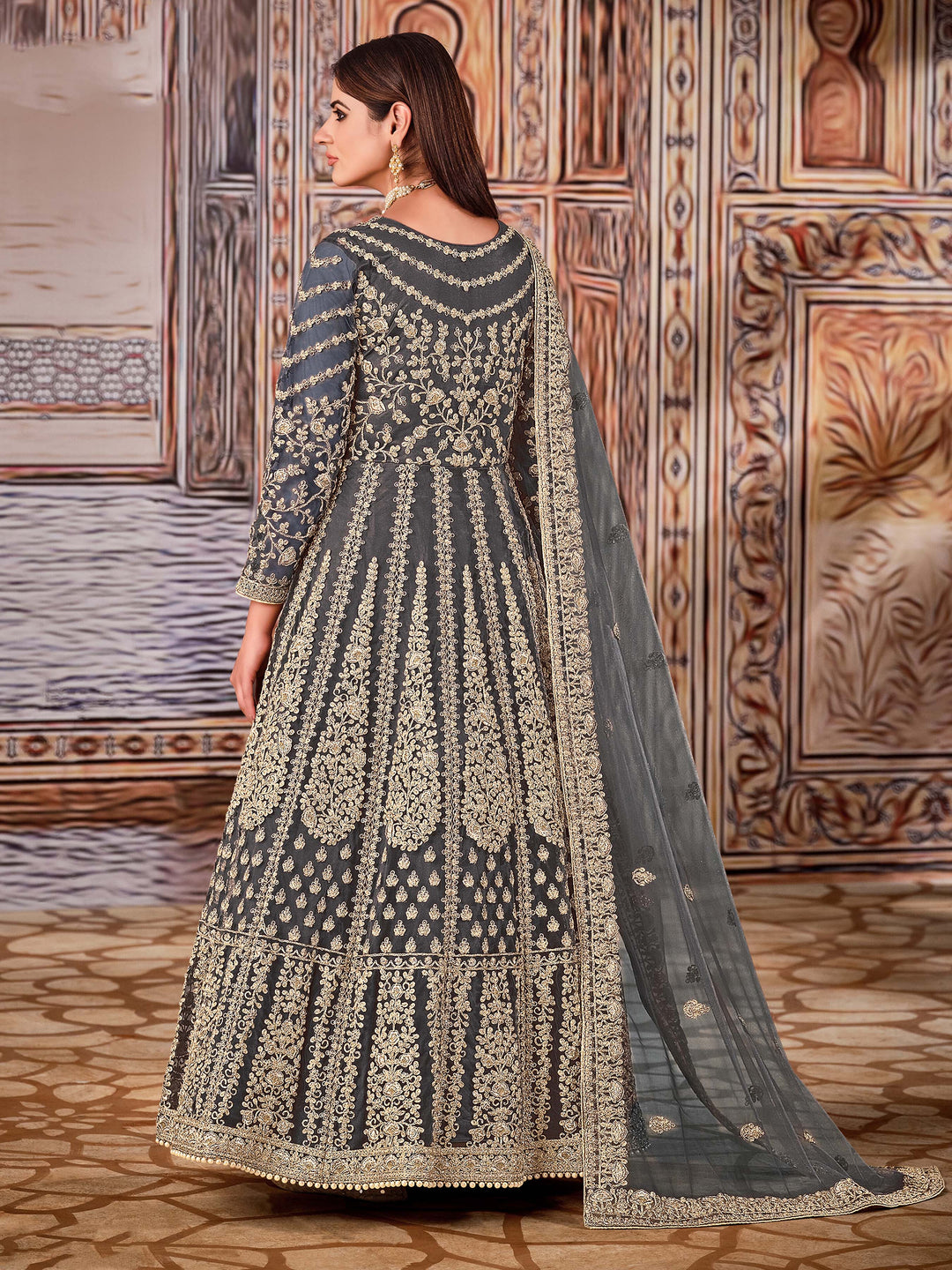 Chic dark grey salwar kameez showcasing a modern twist, designed for women attending special occasions in the USA.