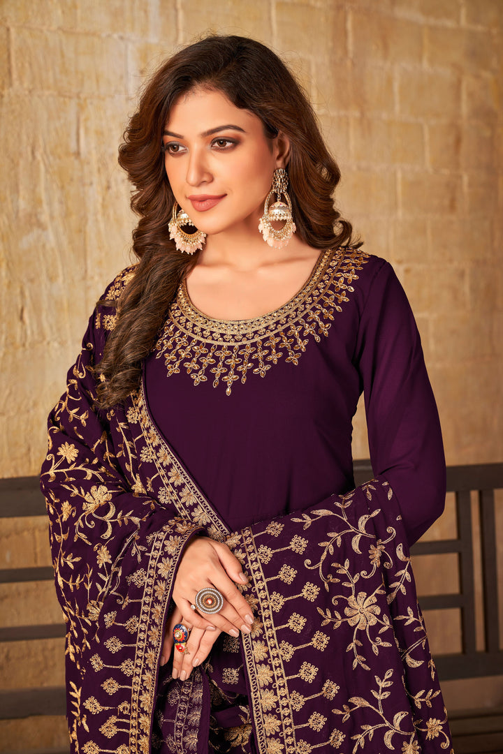 Chic purple salwar kameez showcasing exquisite craftsmanship, designed for modern women celebrating cultural festivities in the USA.