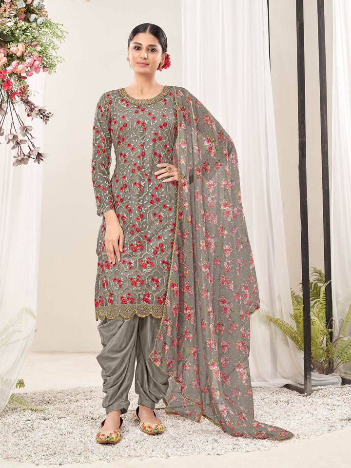 Chic grey salwar kameez designed for modern women, perfect for celebrations and cultural events in the USA.