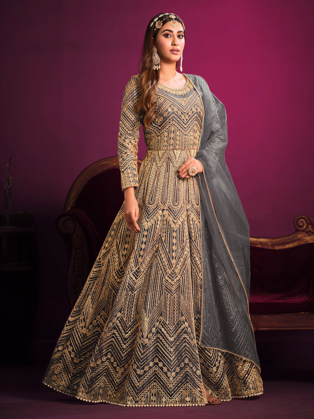 Beautifully crafted charcoal salwar kameez showcasing exquisite detailing for weddings and celebrations.