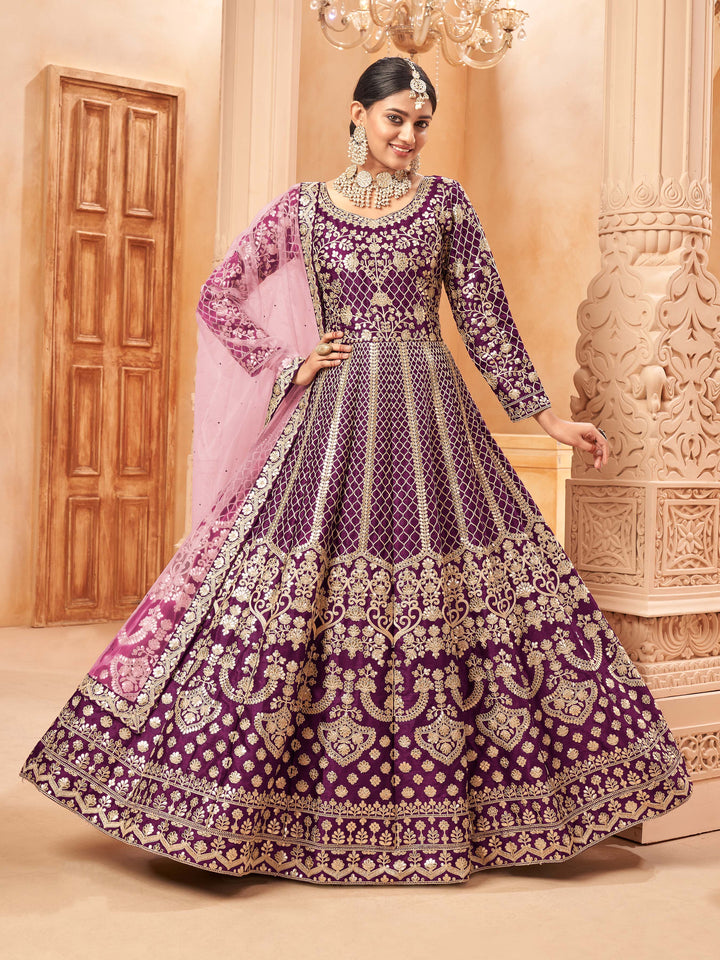 Chic purple salwar kameez designed for modern women, ideal for festive events and cultural gatherings in the USA.