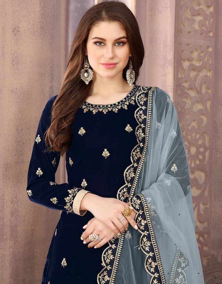 Navy blue velvet salwar kameez, classic traditional attire for women in the USA.