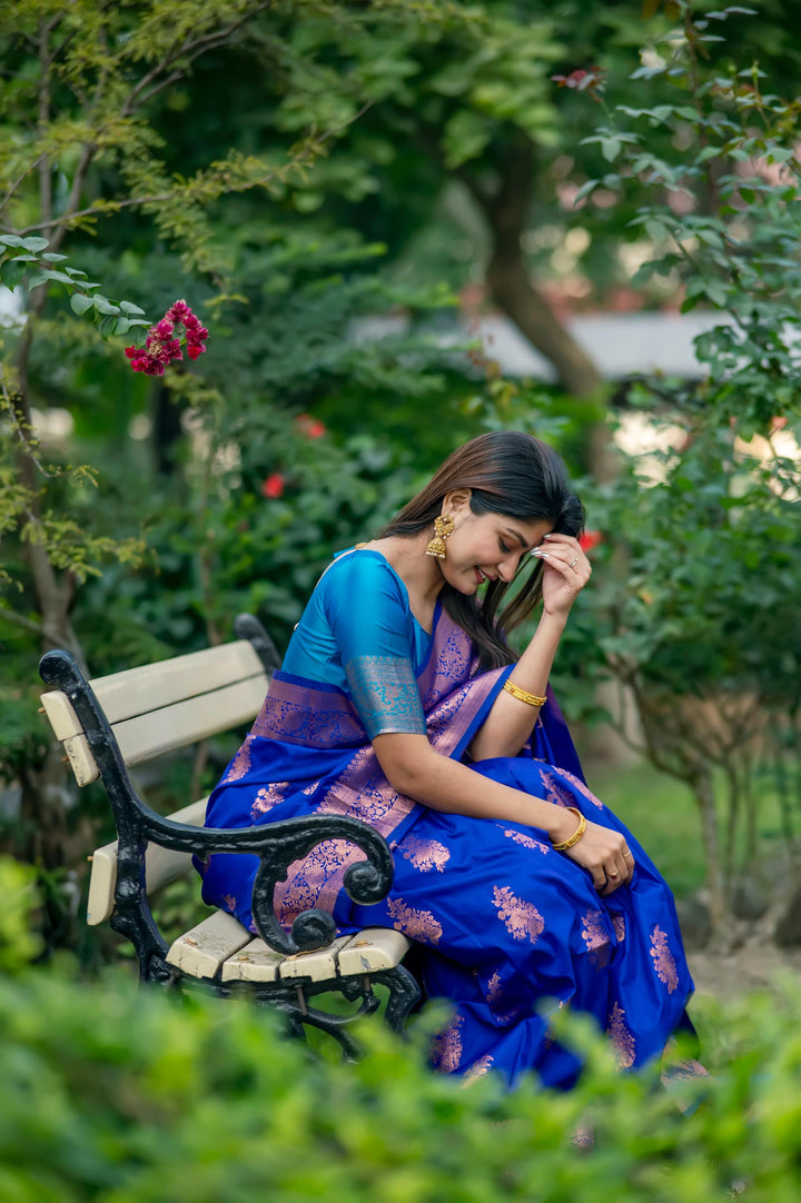 Navy Blue Indian Saree with beautiful zari patterns, ideal for weddings, parties, and traditional Indian events.